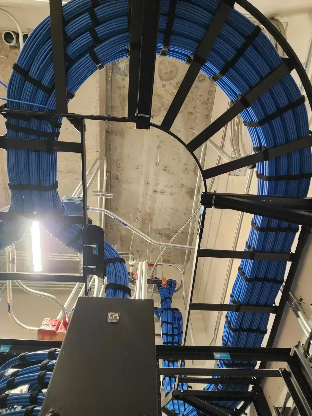 Tendido de Cable Cat6A - Proyecto Edificio de Oficinas Médicas 3 en St. Petersburg | Cableado Estructurado TSS USA